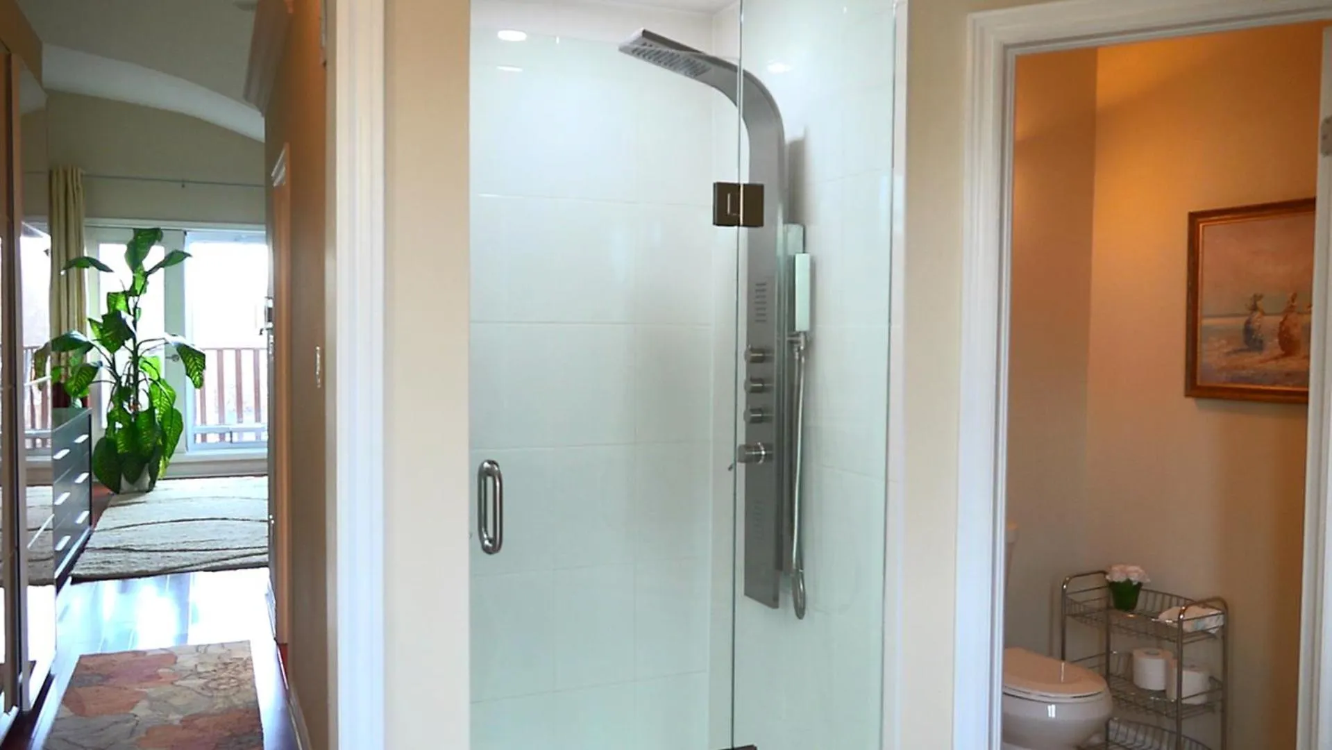 Stunning Rooms In Townhouse Across The Beach Toronto