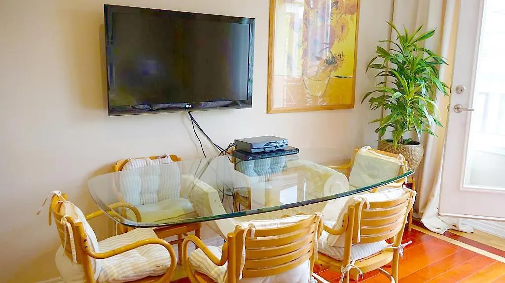 Stunning Rooms In Townhouse Across The Beach 0*, Toronto